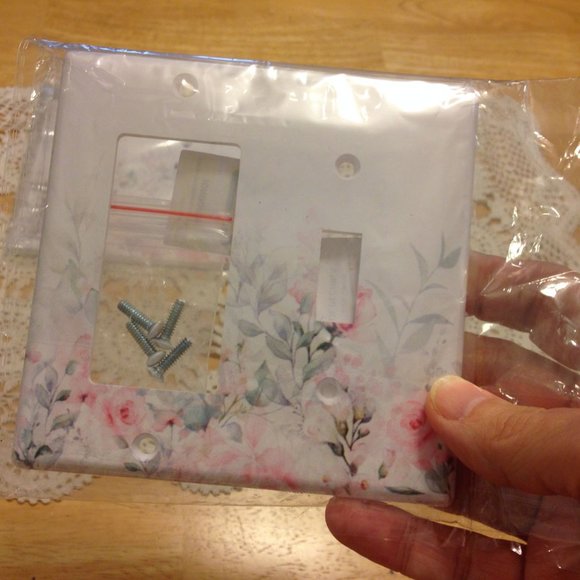 Pretty floral light switch bundle for home decor - Picture 2 of 5